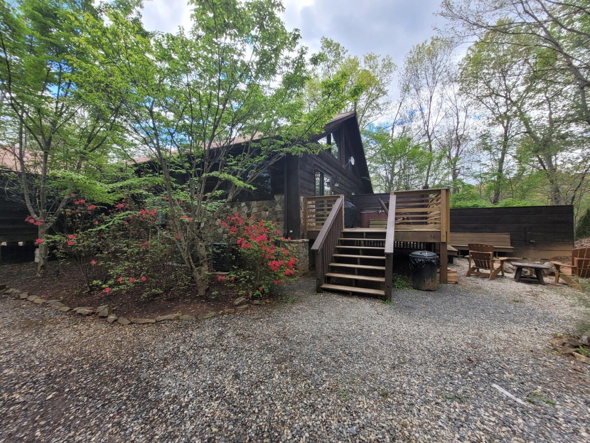 Treehouse A | Bryson City, NC | Stonewood Cabins